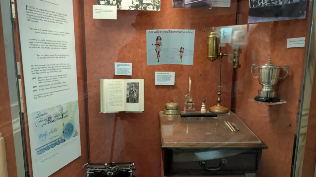 londyn-turysta-bank-of-england-biorko