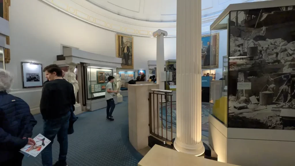 londyn-turysta-bank-of-england-wnetrze